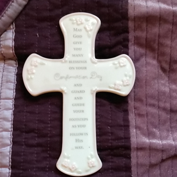 Porcelain Cross - Picture 1 of 2